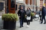Amsterdam 27 januari 2018 
Martijn Krabbe en zijn vriendin Noi Pakon verlaten het conservatorium Hotel op Martijn zijn vespa scooter
