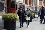 Amsterdam 27 januari 2018 
Martijn Krabbe en zijn vriendin Noi Pakon verlaten het conservatorium Hotel op Martijn zijn vespa scooter