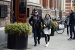 Amsterdam 27 januari 2018 
Martijn Krabbe en zijn vriendin Noi Pakon verlaten het conservatorium Hotel op Martijn zijn vespa scooter