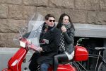 Amsterdam 27 januari 2018 
Martijn Krabbe en zijn vriendin Noi Pakon verlaten het conservatorium Hotel op Martijn zijn vespa scooter