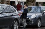 Amsterdam 17 januari 2018 
Roel v Velsen doet boodschappen op de cornelis schuytstraat