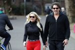 Amsterdam 6 januari 2018
Sonja bakker met haar nieuwe vriend Barry van Suijdam in het vondelpark.