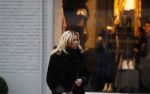 Amsterdam 4 januari 2018 
Tatjana op de beethovenstraat in Amsterdam zuid.