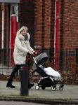 Bentveld 6 januari 2018
Moeder van Tessa Rolink achter de kinderwagen. hun huis