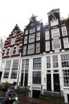 Amsterdam 4 januari 2018 
Thierry Baudet verlaat zijn huis waar door politie camera's opgehangen zijn.