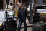 Amsterdam 31 januari 2018
Victor Reinier doet boodschappen op de cornelis schuytstraat