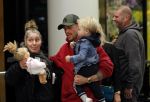 Schiphol 11 januari 2019
Andre Hazes jr en vriendin Monique Westenberg arriveren samen met familie en neef Djarno Hofland op schiphol na trip naar Ortlando. Moeder Djarno, zus Rachel.