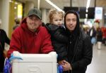 Schiphol 11 januari 2019
Andre Hazes jr en vriendin Monique Westenberg arriveren samen met familie en neef Djarno Hofland op schiphol na trip naar Ortlando.