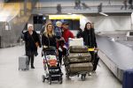 Schiphol 11 januari 2019
Andre Hazes jr en vriendin Monique Westenberg arriveren samen met familie en neef Djarno Hofland op schiphol na trip naar Ortlando.