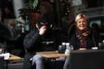 Amsterdam 2 januari 2019
Caroline Tensen op terras met haar zoon Bob Wisse . Bob verbergtzich achter petje en zijn hand,