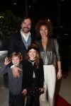 Amsterdam 20 december 2018
Premiere Cats in de RAI. Caspar Burgi met vrouw en kinderen