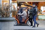 Amsterdam 14 januari 2019
Connie Witteman gaat met een vriend broodjes kopen in haar CCCC Biro karretje.