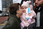 Beverwijk 22 december 2018
Rafael v d Vaart Damian Jesslynn en zijn vriendin Estavana Polman in het winkelcentrum waar Rafael zijn moeder Lolita een winkel heeft . Ze hebben geld opgehaald met veiling voor het ZZF.