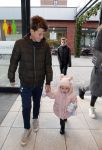 Beverwijk 22 december 2018
Rafael v d Vaart Damian Jesslynn en zijn vriendin Estavana Polman in het winkelcentrum waar Rafael zijn moeder Lolita een winkel heeft . Ze hebben geld opgehaald met veiling voor het ZZF.
