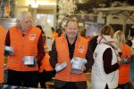 Rotterdam 18 december 2018
Danny Blind pakt voedselpakketten in voor de voedselbank op het hoofdkantoor bij Unilever.