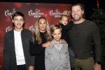 Amsterdam 23 december 2018
Premiere RTL kerstshow in het ziggo dome. Dennis v d Geest met vrouw en kinderen