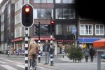 Amsterdam 5 januari 2019
Dionne Stax rijdt op de apollolaan 2x door rood op de fiets en ze heeft haar mobiel in haar handen. Dionne gaat langs bij haar vriend  Sytse Oudkerk