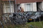 Amsterdam 5 januari 2019
Dionne Stax rijdt op de apollolaan 2x door rood op de fiets en ze heeft haar mobiel in haar handen. Dionne gaat langs bij haar vriend  Sytse Oudkerk