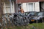 Amsterdam 5 januari 2019
Dionne Stax rijdt op de apollolaan 2x door rood op de fiets en ze heeft haar mobiel in haar handen. Dionne gaat langs bij haar vriend  Sytse Oudkerk