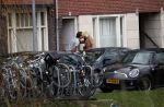 Amsterdam 5 januari 2019
Dionne Stax rijdt op de apollolaan 2x door rood op de fiets en ze heeft haar mobiel in haar handen. Dionne gaat langs bij haar vriend  Sytse Oudkerk