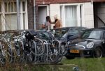 Amsterdam 5 januari 2019
Dionne Stax rijdt op de apollolaan 2x door rood op de fiets en ze heeft haar mobiel in haar handen. Dionne gaat langs bij haar vriend  Sytse Oudkerk