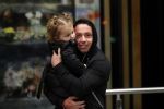 Schiphol 11 januari 2019
Andre Hazes jr en vriendin Monique Westenberg arriveren samen met familie en neef Djarno Hofland op schiphol na trip naar Ortlando.
