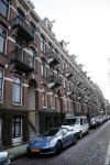 Amsterdam 8 december 2019
In dit pand heeft Erland Galjaard  een appartement gekocht. Zijn porsche cabrio staat voor de deur.