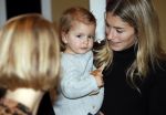 Beverwijk 22 december 2018
Rafael v d Vaart Damian Jesslynn en zijn vriendin Estavana Polman in het winkelcentrum waar Rafael zijn moeder Lolita een winkel heeft . Ze hebben geld opgehaald met veiling voor het ZZF.