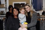 Beverwijk 22 december 2018
Rafael v d Vaart Damian Jesslynn en zijn vriendin Estavana Polman in het winkelcentrum waar Rafael zijn moeder Lolita een winkel heeft . Ze hebben geld opgehaald met veiling voor het ZZF.