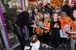 Beverwijk 22 december 2018
Rafael v d Vaart Damian Jesslynn en zijn vriendin Estavana Polman in het winkelcentrum waar Rafael zijn moeder Lolita een winkel heeft . Ze hebben geld opgehaald met veiling voor het ZZF.