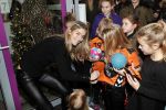 Beverwijk 22 december 2018
Rafael v d Vaart Damian Jesslynn en zijn vriendin Estavana Polman in het winkelcentrum waar Rafael zijn moeder Lolita een winkel heeft . Ze hebben geld opgehaald met veiling voor het ZZF.