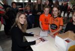 Beverwijk 22 december 2018
Rafael v d Vaart Damian Jesslynn en zijn vriendin Estavana Polman in het winkelcentrum waar Rafael zijn moeder Lolita een winkel heeft . Ze hebben geld opgehaald met veiling voor het ZZF.