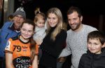 Beverwijk 22 december 2018
Rafael v d Vaart Damian Jesslynn en zijn vriendin Estavana Polman in het winkelcentrum waar Rafael zijn moeder Lolita een winkel heeft . Ze hebben geld opgehaald met veiling voor het ZZF.