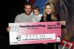 Beverwijk 22 december 2018
Rafael v d Vaart Damian Jesslynn en zijn vriendin Estavana Polman in het winkelcentrum waar Rafael zijn moeder Lolita een winkel heeft . Ze hebben geld opgehaald met veiling voor het ZZF.