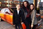 Amsterdam 3 januari 2019
Boekpresentatie Fajah Lourens Fajah kwam met een nieuwe Bentley. Ook haar dochter Irem en zoon Shai kwamen mee.