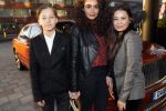 Amsterdam 3 januari 2019
Boekpresentatie Fajah Lourens Fajah kwam met een nieuwe Bentley. Ook haar dochter Irem en zoon Shai kwamen mee.