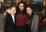 Amsterdam 3 januari 2019
Boekpresentatie Fajah Lourens Fajah kwam met een nieuwe Bentley. Ook haar dochter Irem en zoon Shai kwamen mee.