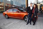 Amsterdam 3 januari 2019
Boekpresentatie Fajah Lourens Fajah kwam met een nieuwe Bentley. Ook haar dochter Irem en zoon Shai kwamen mee.
Fajah met bentley dealer Ad Geerts