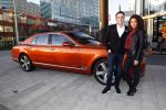 Amsterdam 3 januari 2019
Boekpresentatie Fajah Lourens Fajah kwam met een nieuwe Bentley. Ook haar dochter Irem en zoon Shai kwamen mee.
Fajah met bentley dealer Ad Geerts