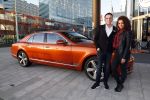 Amsterdam 3 januari 2019
Boekpresentatie Fajah Lourens Fajah kwam met een nieuwe Bentley. Ook haar dochter Irem en zoon Shai kwamen mee.
Fajah met bentley dealer Ad Geerts