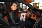 Amsterdam 3 januari 2019
Boekpresentatie Fajah Lourens Fajah kwam met een nieuwe Bentley. Ook haar dochter Irem en zoon Shai kwamen mee.
