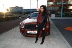 Amsterdam 3 januari 2019
Boekpresentatie Fajah Lourens Fajah kwam met een nieuwe Bentley. Ook haar dochter Irem en zoon Shai kwamen mee.