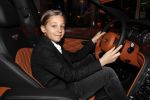 Amsterdam 3 januari 2019
Boekpresentatie Fajah Lourens Fajah kwam met een nieuwe Bentley. Ook haar dochter Irem en zoon Shai kwamen mee.