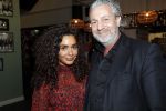 Amsterdam 3 januari 2019
Boekpresentatie Fajah Lourens Fajah kwam met een nieuwe Bentley. Ook haar dochter Irem en zoon Shai kwamen mee
Fajah met Mark Teurlings.