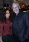 Amsterdam 3 januari 2019
Boekpresentatie Fajah Lourens Fajah kwam met een nieuwe Bentley. Ook haar dochter Irem en zoon Shai kwamen mee
Fajah met Mark Teurlings.