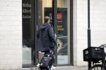 Amsterdam 26 januari 2019
Frenkie de Jong doet boodschappen bij sde Albert Heijn op de zuidas.