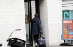 Amsterdam 26 januari 2019
Frenkie de Jong doet boodschappen bij sde Albert Heijn op de zuidas.