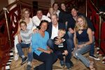 Zeist 23 december 2018
Hans Wendy Steven Osacr en Renzo Kazan met hun vrouwen en kinderen in het Fyji Hotel.