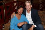 Zeist 23 december 2018
Hans Wendy Steven Osacr en Renzo Kazan met hun vrouwen en kinderen in het Fyji Hotel.
