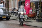 Amsterdam 21 december 2018
Hans Kesting op de scooter.